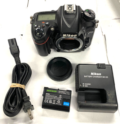 Nikon 24.1 MP Digital SLR Camera D7100 With Battery, Charger, Cap 1259-17 READ