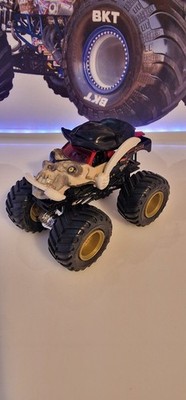 Monster Jam Monster Truck Pirates Curse 1:64 Spin Master