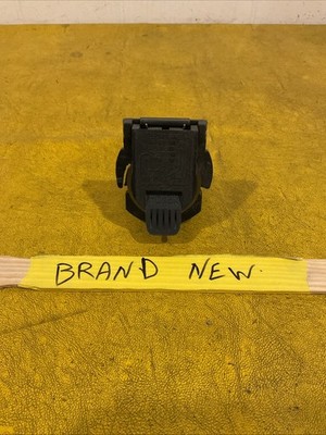 NEW 2013 GMC Yukon Trailer Plug Hitch 7 Pin For Connection POLLAK OEM