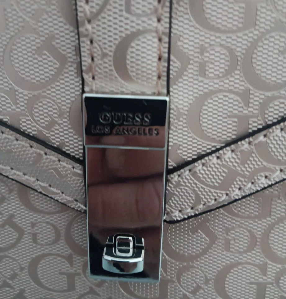 Bandolera GUESS Los Angeles Color Bronce/Marrón  Foto 2 de 4