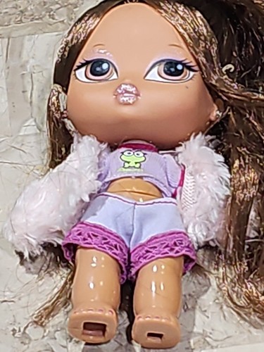 Bratz Babyz Girlz YASMIN Doll Brown Hair Eyes Dress Collectible Figure Toy - Picture 6 of 6