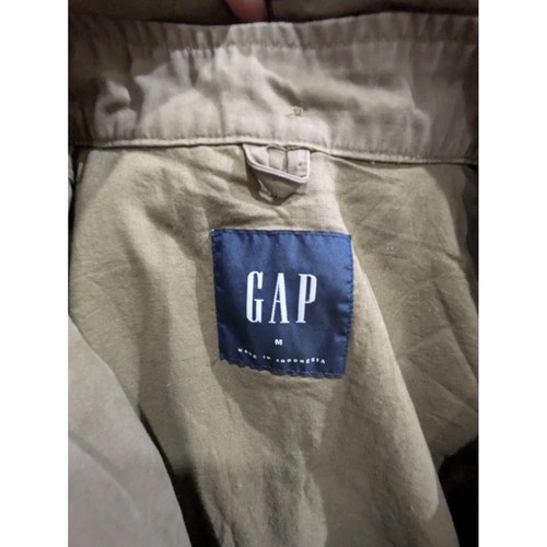 Chaqueta Parka Militar GAP Verde Caqui Mediana Estilo Utilitario Capucha Extraíble - Imagen 6 de 14