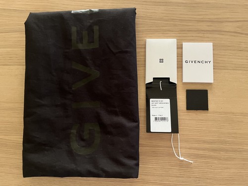 Bolso de Hombro Givenchy Antigona Suave Mediano Cuero de Becerro Negro Usado Italia - Imagen 2 de 24