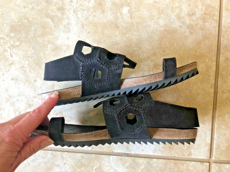 Sandalias Pedro Garcia Talla 7.5 (37 1/2) Gamuza Negras "Válidas" - Nuevas Puntera Abierta Foto 2 de 4