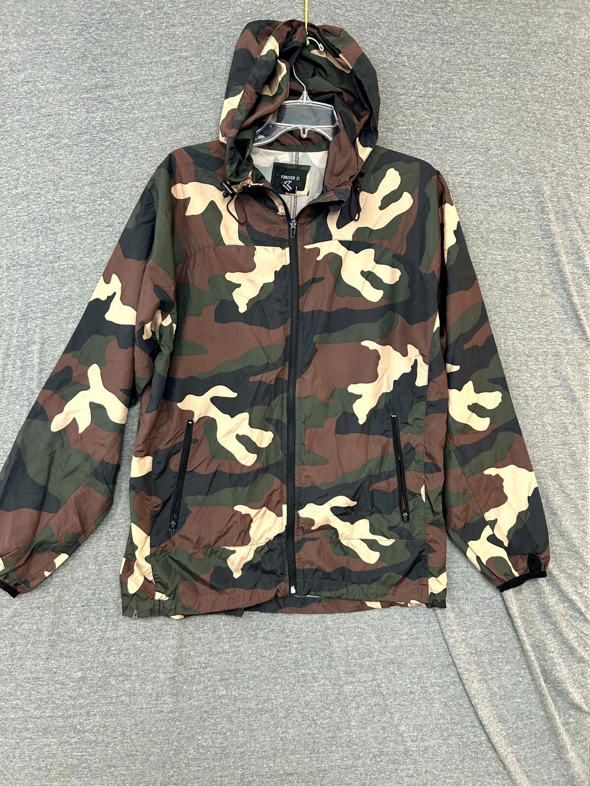 Forever 21 Windbreaker Jacket Mens Small Multicolor Camouflage Hooded Full Zip