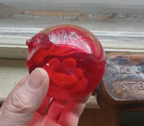 PRETTY RUBY RED HAND BLOWN GLASS 3" FLOAT BALL WITH NIPPLE - 第 1/6 張圖片