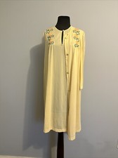 VTG Vanity Fair Nylon Gown Robe Set Peignoir Embroidered Yellow Full Bust 36/32