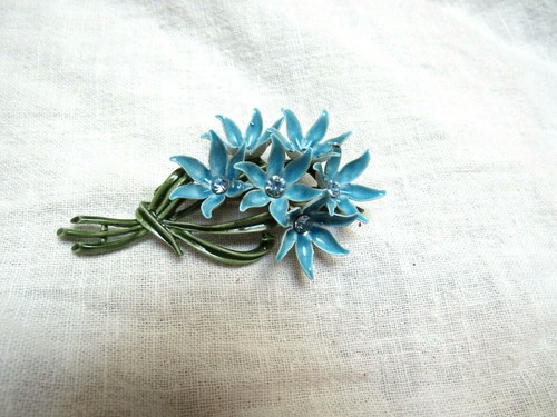 Vintage Sky Blue Enamel Rhinestones Flower Pin Lovely Exc. - Picture 3 of 6