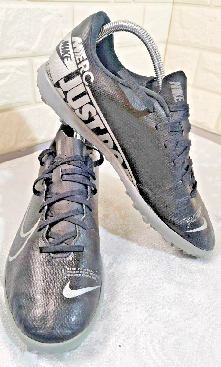 Men s Nike Mercurial Vapor 13 Club TF Football Boots UK 8 Great