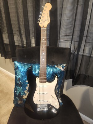 Squier Mini Stratocaster Electric Guitar Black w/ Gig Bag 3/4 Size Kids Beginner
