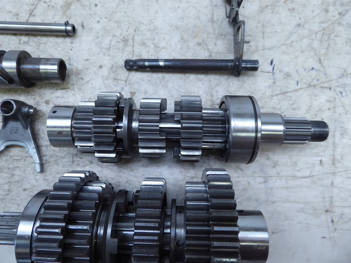 1974 Kawasaki Z1 900 KM136B. engine transmission trans gear set #2