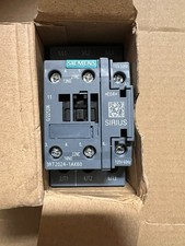 SIEMENS 3RT2024-1AK60 3-pole contactor (NIB) NEW