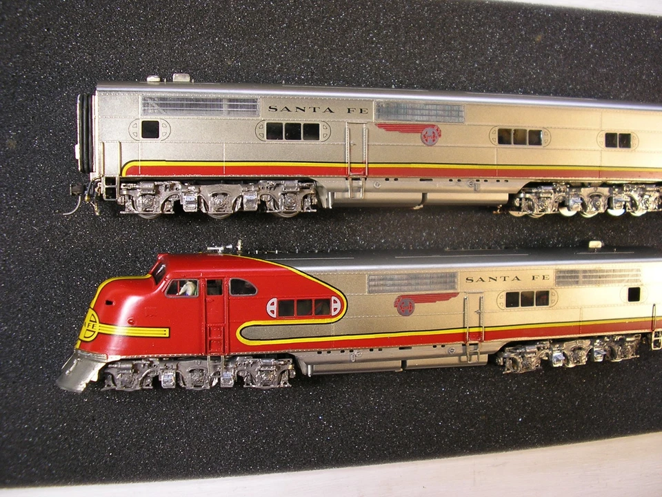 Overland Models OMI-6201 HO AT&SF Santa Fe E1A/E1B Diesels – Both Run Well - Image 2 of 4