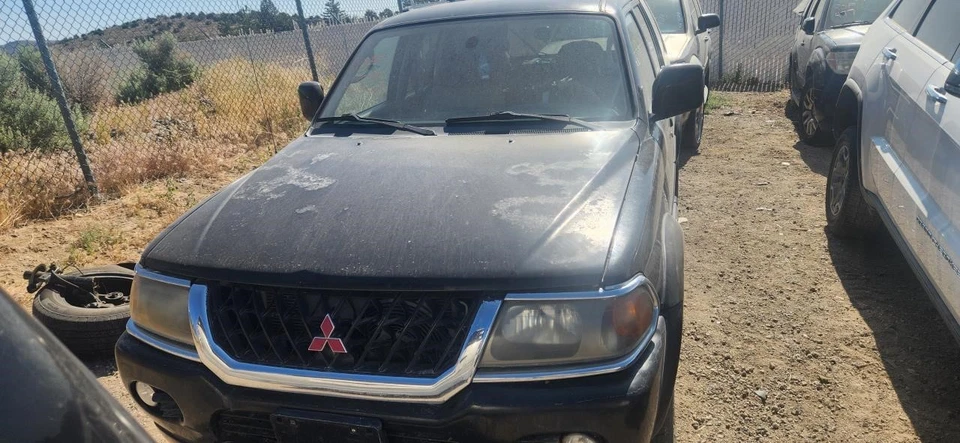 Medidor de velocímetro usado serve: 2000 Mitsubishi Montero esporte cabeça somente grau C - Imagem 3 de 4