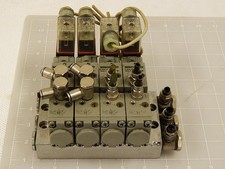 LOT OF 4 BOSCH 0820022126 VALVES W/ MANIFOLD T85679