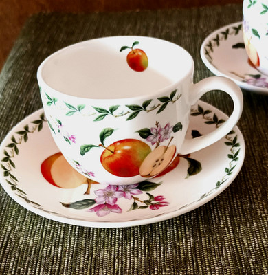 rar MAXWELL WILLIAMS Orchard Fruits Mokka Apfel Wie Neu Porzellan Espressso 2tlg