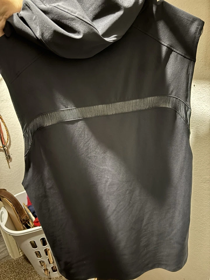 Sudadera con Capucha Under Armour Project Rock Para Hombre Grande Sin Mangas HeatGear Gimnasio Entrenamiento Foto 4 de 4