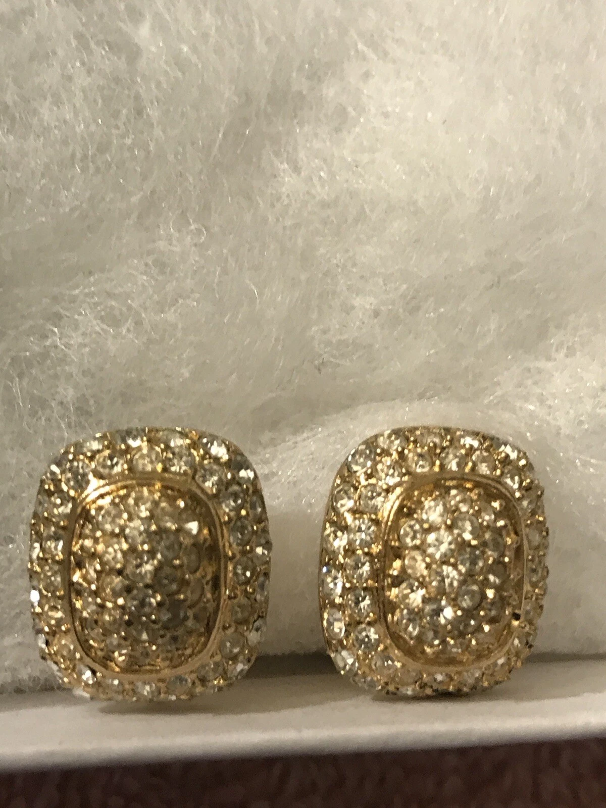 Boucles d'oreilles vintage Christian Dior clip sur ton or avec cristal véritable. excellent cond