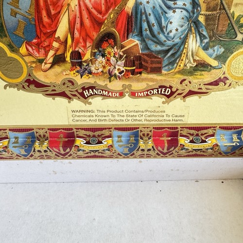 VTG Colorful Cigar Box Featuring Two Beautiful Women La Aroma De Cuba Monarch - Picture 5 of 14