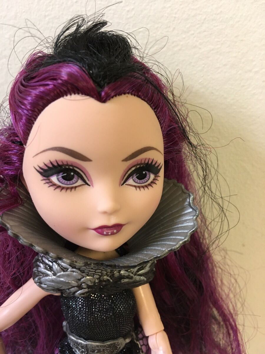 Ever After High First Chapter Raven Queen Doll With Bag And Doll Stand HTF