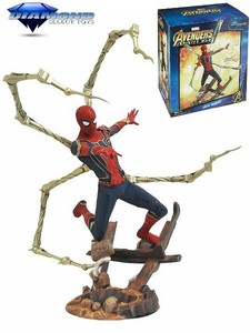 diamond select iron man statue