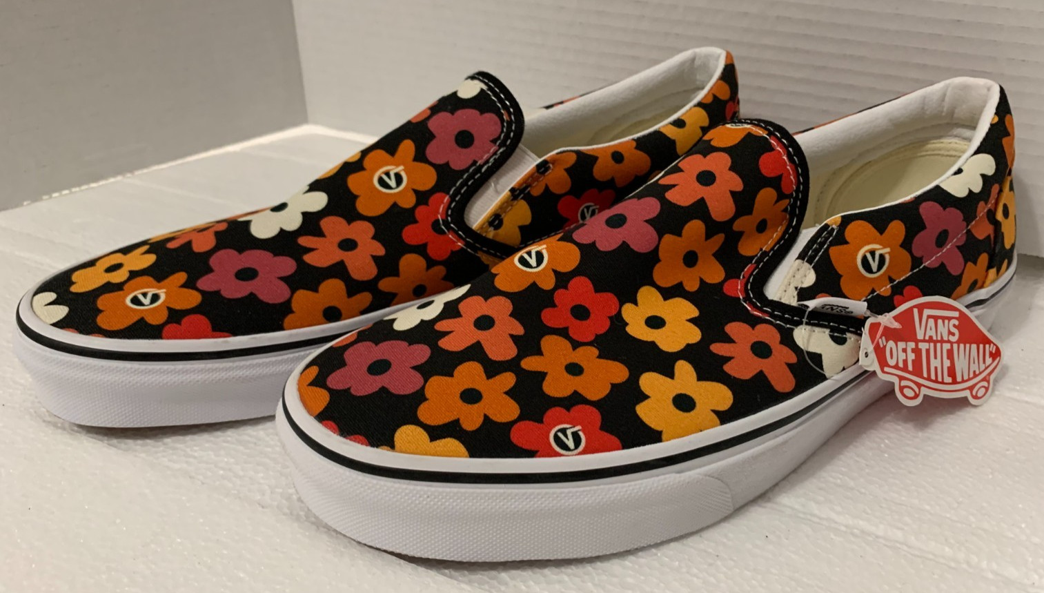 Vans Classic Slip On Black with Flowers Skate Shoe Mens Size 10 Womens 11.5