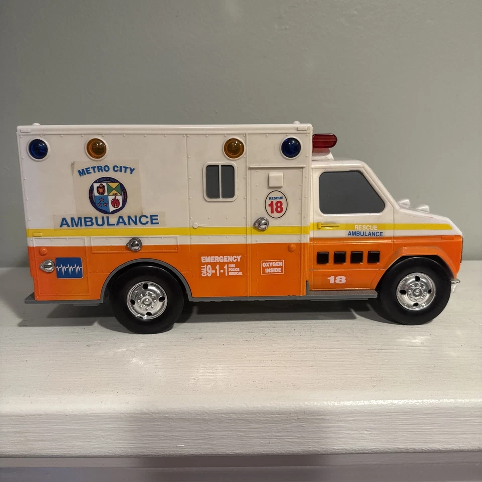 FUNRISE 1992 Ambulance Rare Vintage 12” Lights And Sounds Tested - Original Box - Image 3 of 4