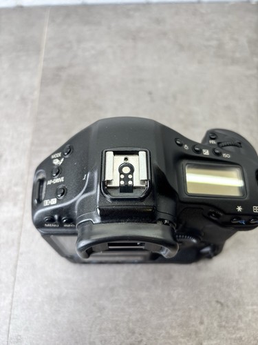 Canon EOS-1 D Mark III DSLR Digital Camera Body Only - Working - 1900 Shots - Picture 9 of 16