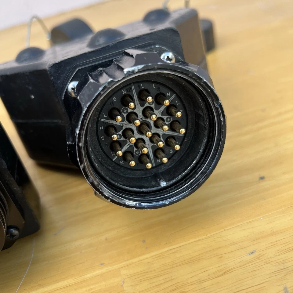 19 Pin 6-Circuit Splitter, (1) 19-Pin Inlet with (2) 19 Pin Twofer Multi Lot 2 - Image 3 of 4