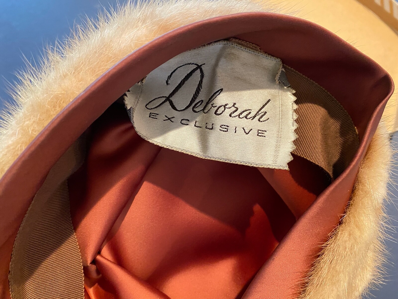Women\'s 50s antique Royce exclusive pillbox‎ brown velvet hat 1950s Brown Velvet Pillbox Hat, Large Bow | Go From Day to Night main image 3