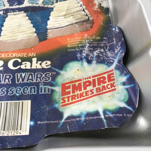 R2-D2 502-1425 Wilton Cake Pan 1980 Star Wars The Empire Strikes Back w/ Insert - Picture 3 of 8