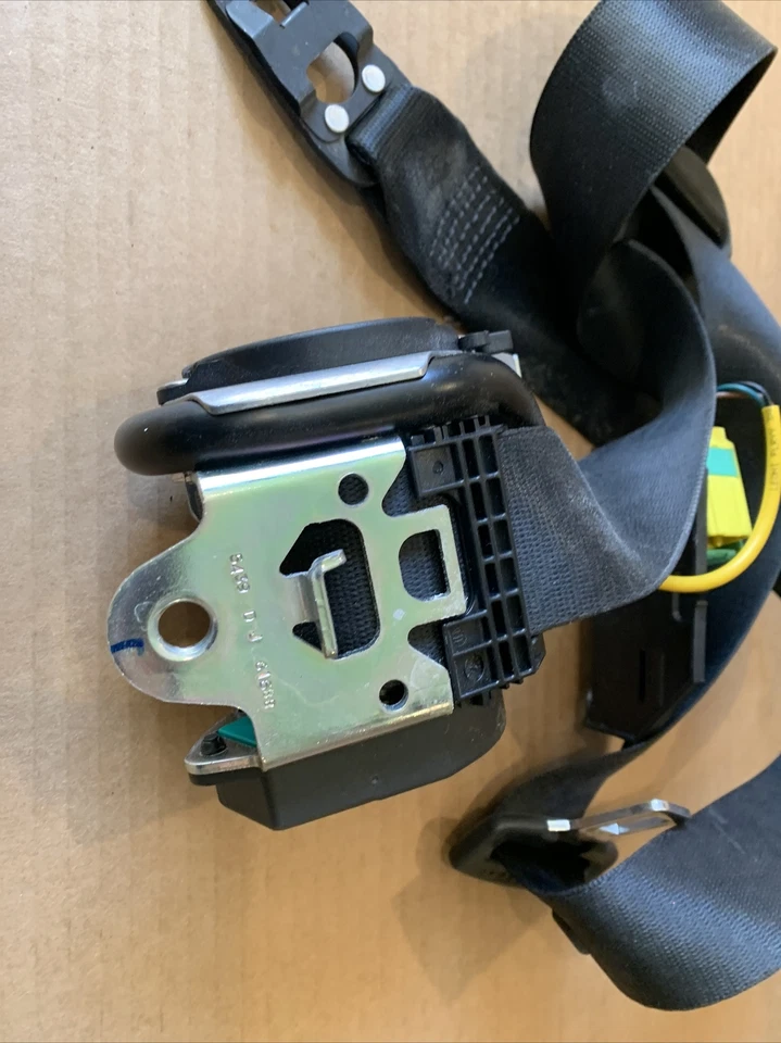 1998-2004 PORSCHE CAYENNE RIGHT FRONT Seat Belt 560981601, 95580300101HCP - Image 4 of 4