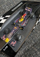 MINICHAMPS 1/18 Red Bull RB6 S.Vettel Minicar