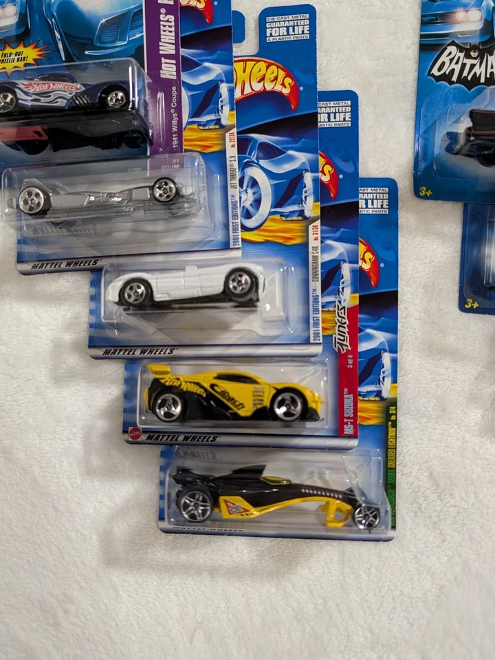 Lot 10 sealed hot wheels 2000, 2006 + Batman, 1941 Willys Coupe, 1998 Hydroplane - Image 3 of 4