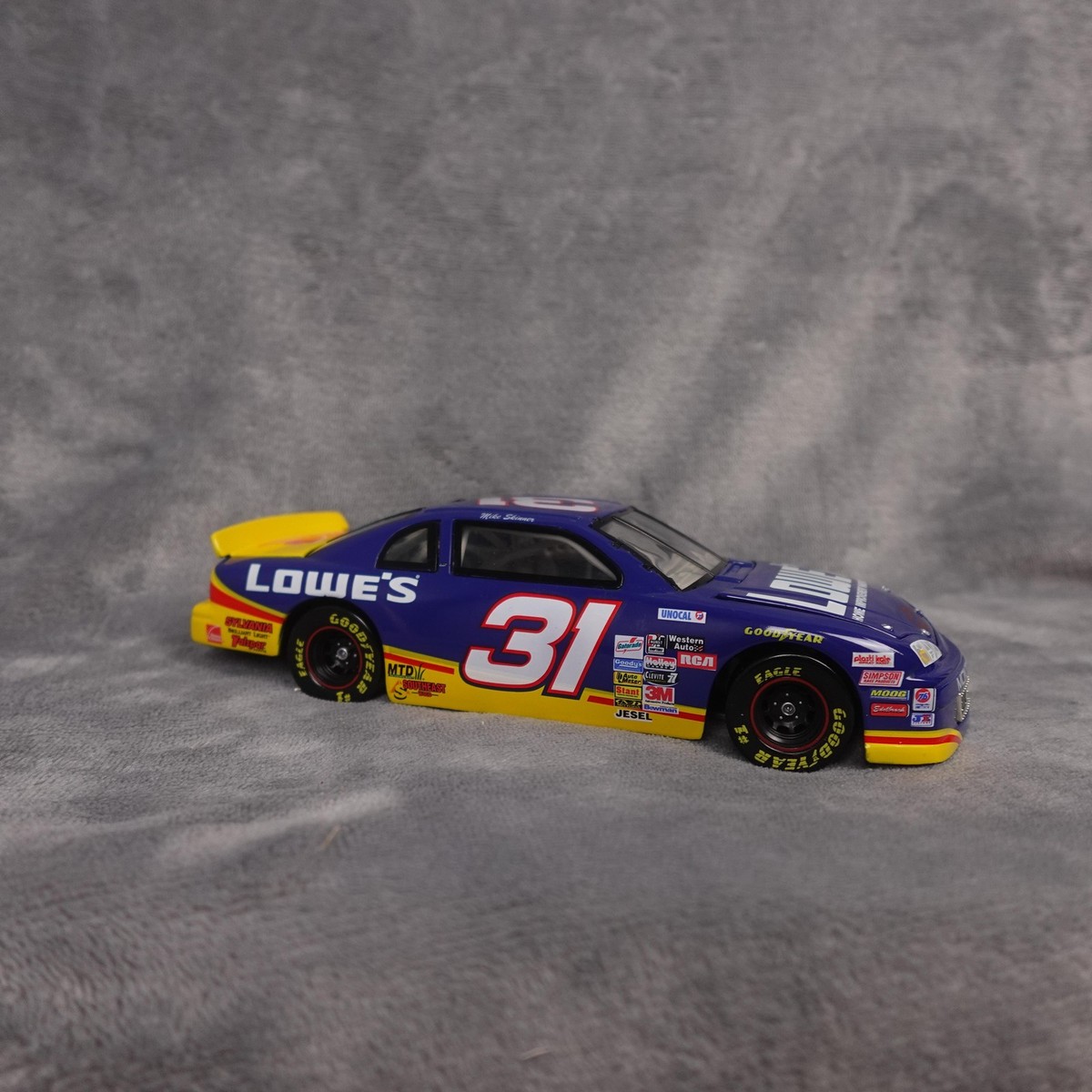 Vintage Action 1:24 Mike Skinner #31 Lowe's 1997 Monte Carlo