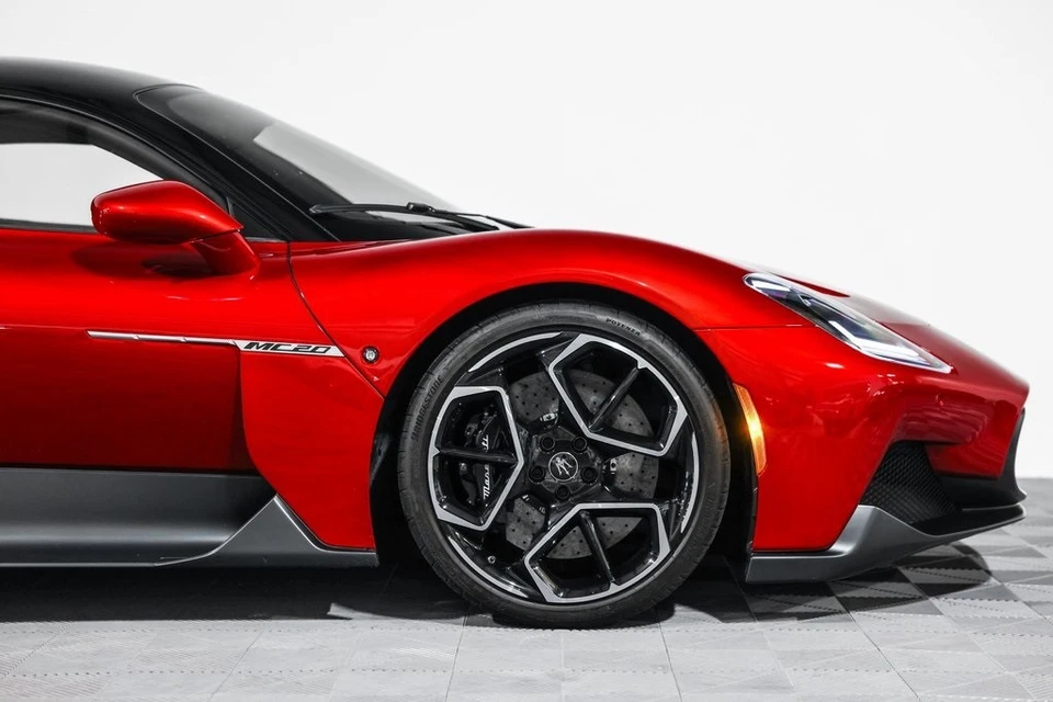 2022 Maserati MC20 - Изображение 3 из 4