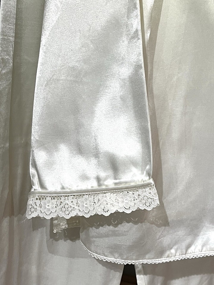 Labeaux 2 Piece Long Sleeve Ivory Satin Pajama Set Lace Trim Sz. Medium