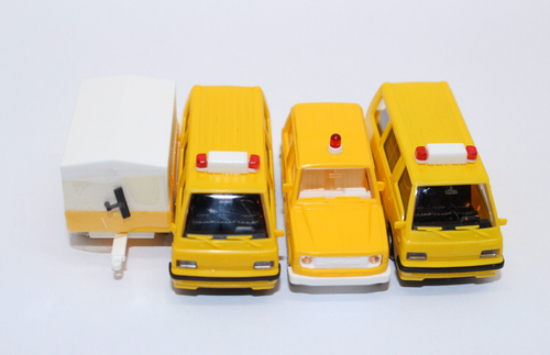 fw2252, RAR Rietze 2x Mitsubishi & Suzuki & Anhänger Flughafenfeuerwehr Set HHH - Bild 5 von 13