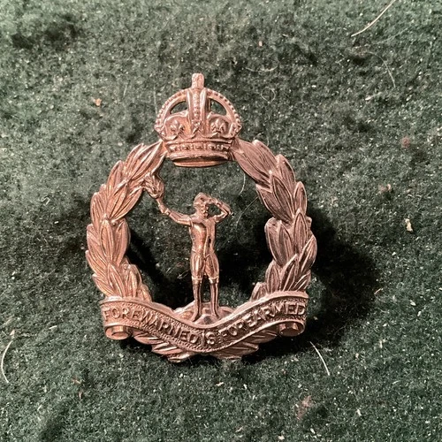 ROYAL OBSERVER CORPS CAP BADGE. White metal ww2 era.  Zz42
