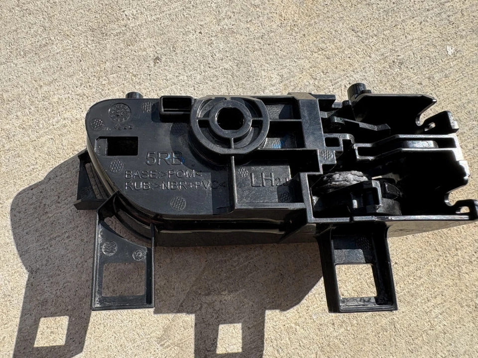 2020-2025 Nissan Versa FRONT LEFT DRIVER SIDE DOOR INNER HANDLE #806715RB1A OEM Foto 4 de 4