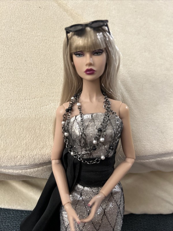 2018 Rare Split Decision Poppy Parker Silver Haired Dressed Integrity Doll