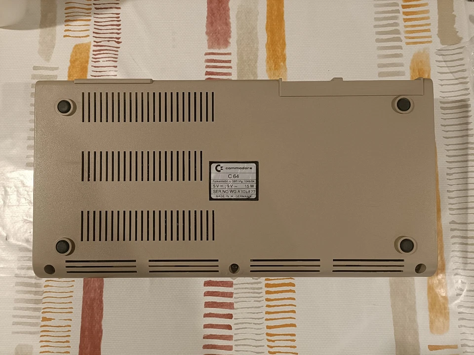 🕹️ Commodore 64 (C64) + PSU, tested & working - Immagine 2 di 4