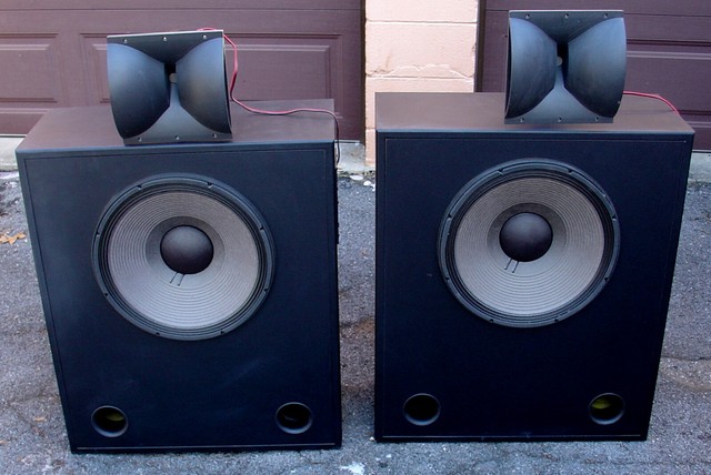 jbl speaker with screen