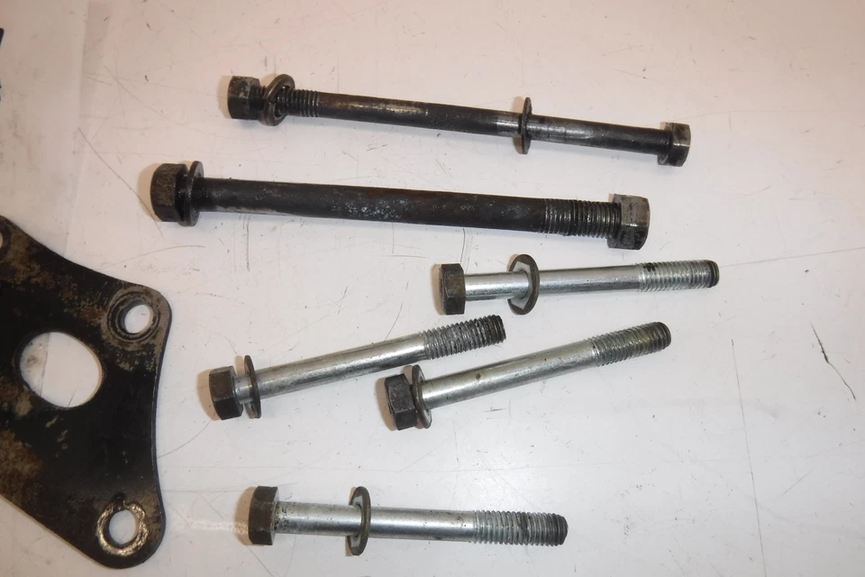 Suzuki TC185 1974 soporte de montaje del motor del motor Foto 3 de 3