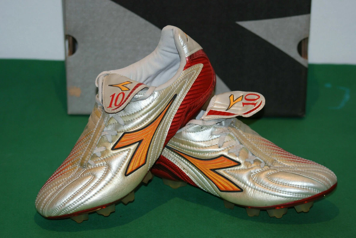 Totti top gold boots