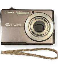 Casio Exilim EX-Z700 Digital Camera 7.2 Megapixel W/Docking Station Zoom
