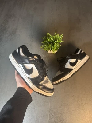 Nike Dunk Low Panda - 43 - Noir et Blanc - Très bon état - Photo 1/4