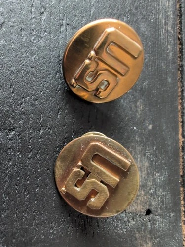 U.S. Army Military Uniform Vintage Two (2) Lapel Pinbacks Vietnam Era Brass 1”