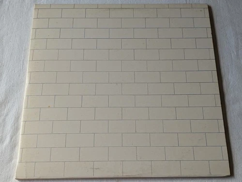 PINK FLOYD - THE WALL (UK RELEASE - 2LP SET - GATEFOLD - LYRIC INNERS - VG/VG+)