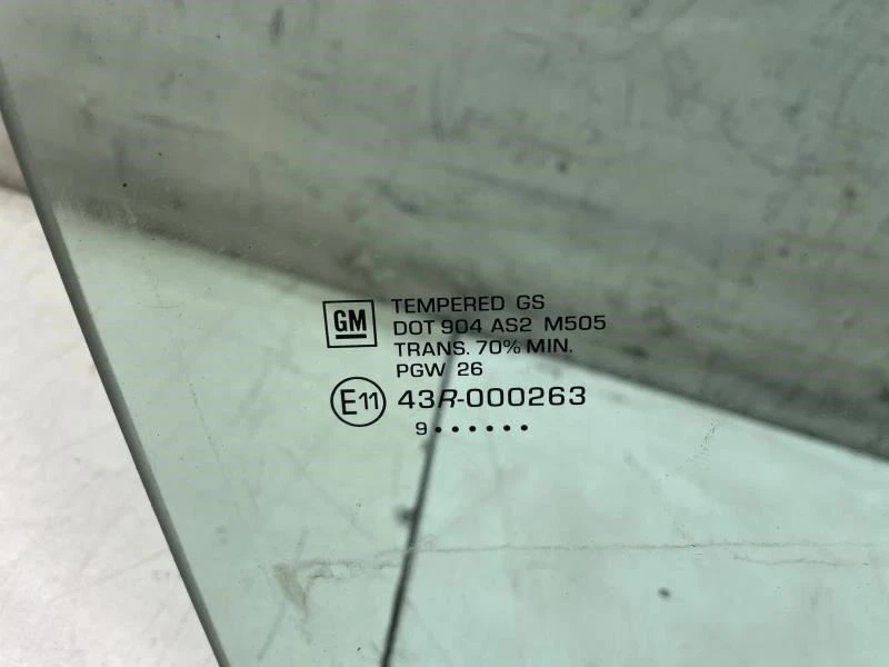 Chevrolet Traverse 2010 puerta del lado del pasajero delantero derecho ventana vidrio OEM+ Foto 3 de 4